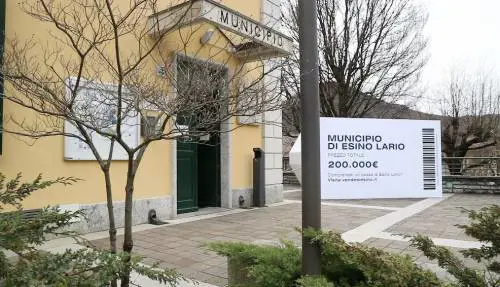 Il sindaco che vende il suo Comune per salvarlo dallo spopolamento