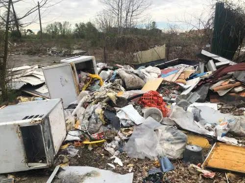 Pure la sinistra scopre il fortino senza legge alla periferia di Milano
