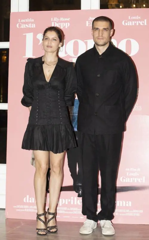 Laetitia Casta e  Louis Garrel per il film "L'uomo fedele" 