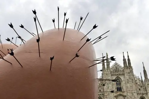 La "Maestà sofferta" arriva in piazza Duomo