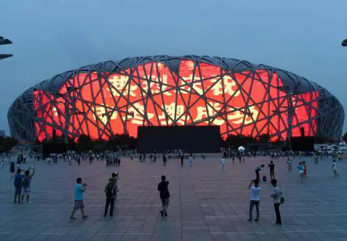 Cina, blacklist per i turisti incivili