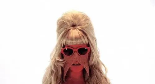 "Vogliamo essere un gesto di ribellione." Ecco chi è la misteriosa Myss Keta la donna che canta di sesso e droga 