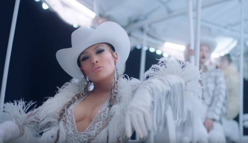 Jennifer Lopez, il video di Medicine manda in tilt i fan