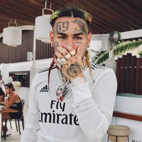 A rischio ergastolo, il rapper Tekashi69 potrebbe uscire dal carcere
