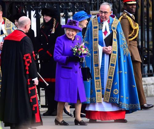 La regina Elisabetta ha un unicorno sul suo stemma