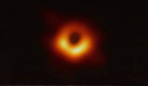 Buco nero, ecco perché è l'immagine del secolo