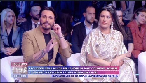 Tony Colombo: "Il sindaco di Napoli deve chiedere scusa a mia moglie"