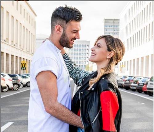 Uomini e Donne, Lorenzo a Claudia: "Nessuna è come te. Ti amo!"