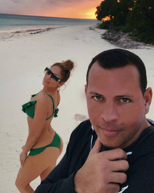 Jennifer Lopez nega di essere stata tradita dal futuro marito Alex Rodriguez