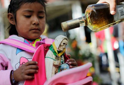 Il culto della Santa Muerte amata da narcos e banditi