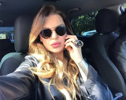 Alba Parietti contro Selvaggia Lucarelli: “La querela e il tribunale? Non potevamo risolvere tutto con una stretta di mano?”