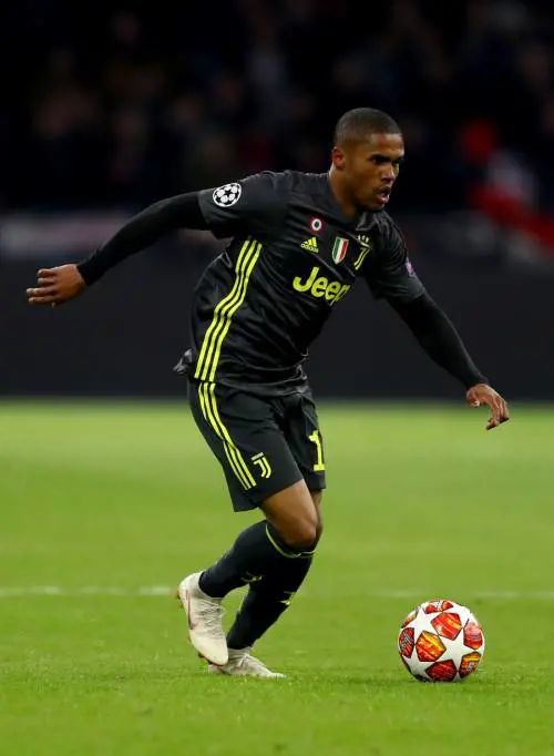 Douglas Costa non se ne va, rimane alla Juventus