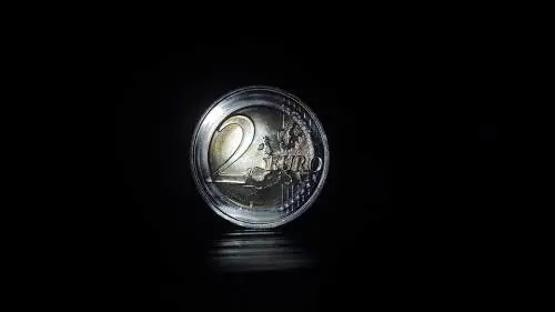 Francia, il ministro delle Finanze: "L'euro può finire"