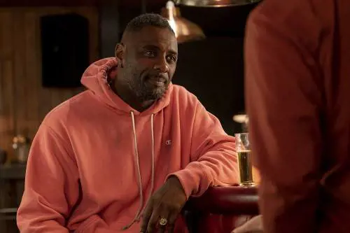 Turn Up Charlie, non basta Idris Elba a salvare la serie
