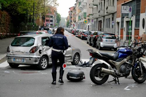 Anziana travolta e uccisa mentre attraversa la strada
