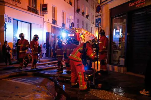 "Gli operai erano già usciti tutti". Cosa ha causato l'incendio a Notre-Dame