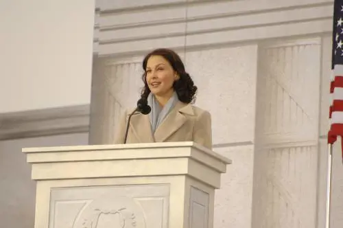 "Ho abortito e sono grata di averlo potuto fare". Le rivelazioni choc di Ashley Judd