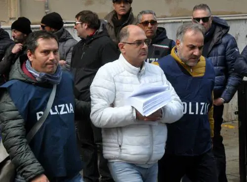 I racconti choc di chi si faceva spaccare le ossa per poche centinaia di euro
