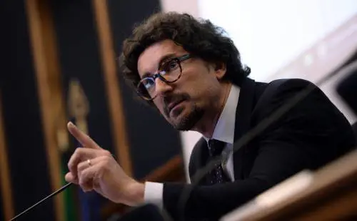 Sciopero dei trasporti, Toninelli: "Rinviatelo". Ma sindacati si oppongono