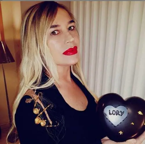 La frase choc di Lory del Santo: "Solo se la donna è brutta può essere amica di un uomo"