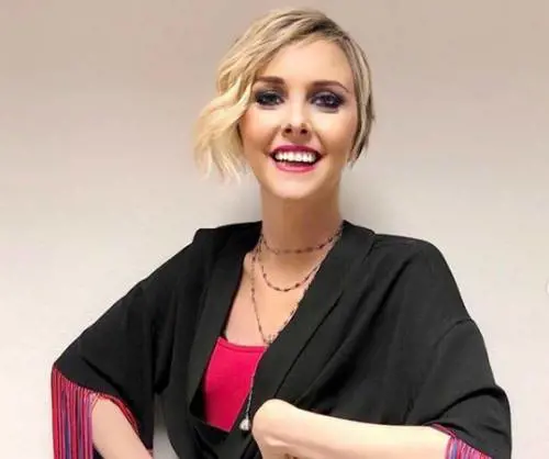 Nadia Toffa sbotta sui social: “Agli stronzi che mi augurano la morte…”