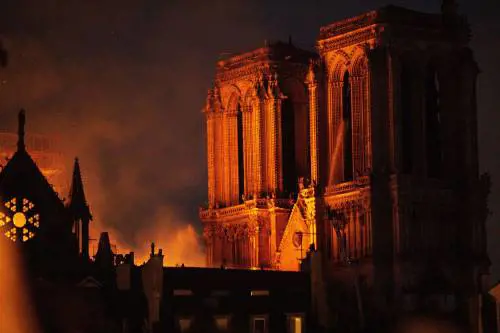 Quella lezione di Notre Dame che la sinistra deve imparare