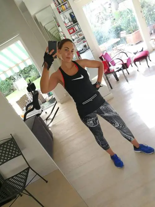 Olimpia Troili, l'ex finiana ora candidata (sexy) del Pd