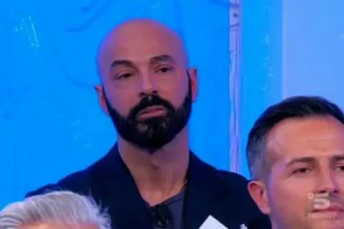  Fabrizio Cilli, il Cavaliere del Trono Over allontanato a causa di una registrazione