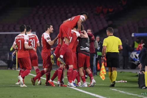 Il Napoli non compie l'impresa: l'Arsenal vince 1-0 al San Paolo. Azzurri fuori