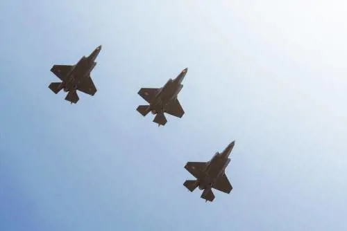 Mistero dell'F-35 scomparso: ritrovato il corpo del pilota