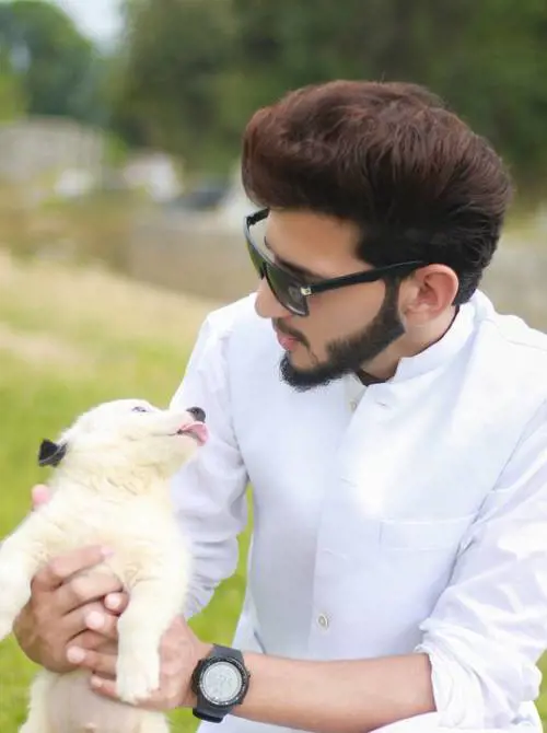 Più batteri nella barba degli uomini che nel pelo dei cani