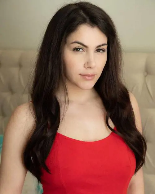 Valentina Nappi choc: "Ho goduto nel vedere Notre Dame bruciare"