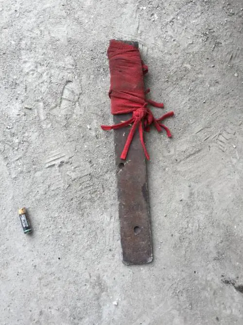 Urla "Allah Akbar" e attacca: agenti pestati con una sbarra