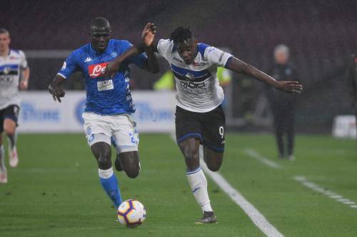 Il Napoli crolla in casa contro l'Atalanta: 1-2. I nerazzurri agganciano il Milan