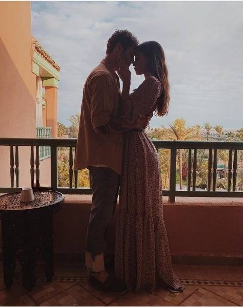 La dolce dedica di Belen a Stefano: "Resta ancora un po' o meglio per sempre"
