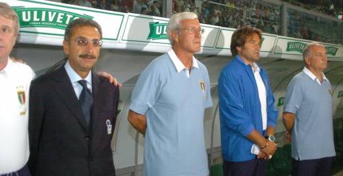 Narciso Pezzotti (il primo da destra). Courtesy of Aicfoto.com