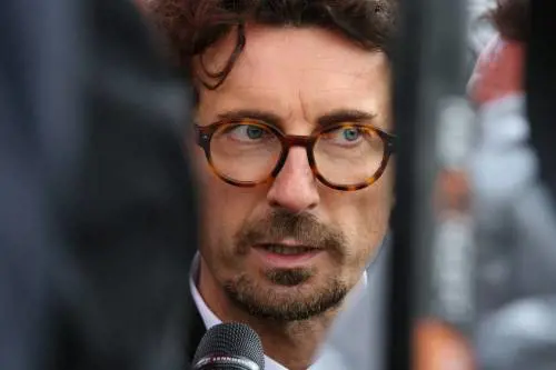 Toninelli su Borsellino: "Paolo sempre con noi". "Chi è, tuo fratello?"