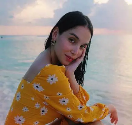 Paola Di Benedetto e l'ultima pazzia d'amore per Fede