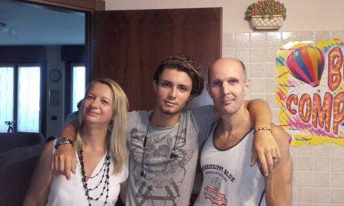 Milano, l'omicidio choc: ammazza la madre con un levatorsoli