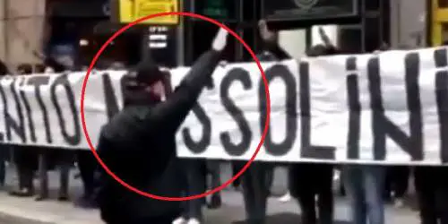 Striscione Mussolini, la Digos identifica 29 persone: 9 denunce