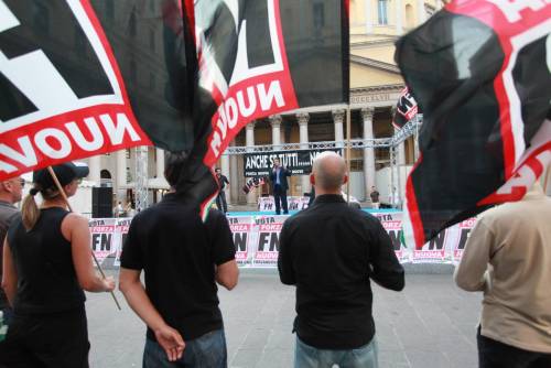 Una rissa affiggendo  manifesti denunciati 5 di Forza Nuova