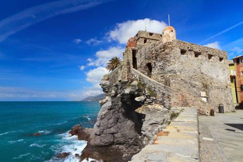 Camogli tra mare e focaccia guarisce dal logorio turistico