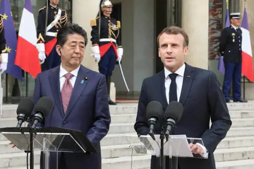 Renault vuole prendere Nissan. Ma Tokyo dice di no a Macron