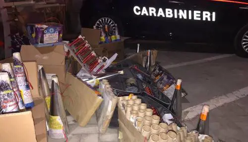 Botti "potenziati" in casa, 51enne nei guai