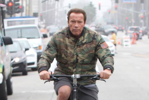 Arnold Schwarzenegger orgoglioso per la laurea del figlio