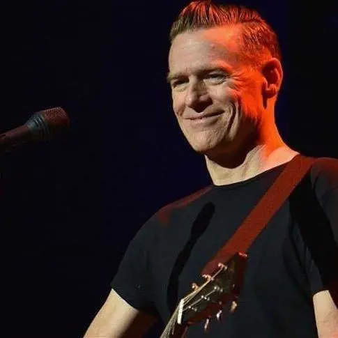 Bryan Adams ha eroicamente salvato una balena