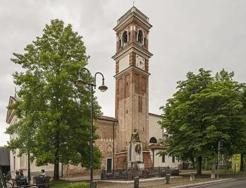 Nella capitale delle religioni dove ci sono 4 fedi a chilometro