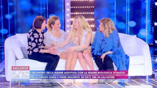 Paola Caruso con la madre biologica e quella adottiva: "Tutto sconvolgente”
