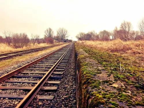 Marocchino investito dal treno: dormiva vicino ai binari