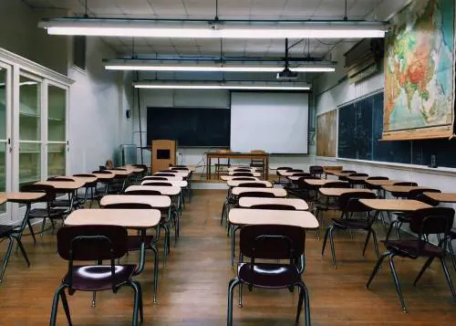 Lezioni d'arabo a bimbi italiani, scoppia la polemica a scuola
